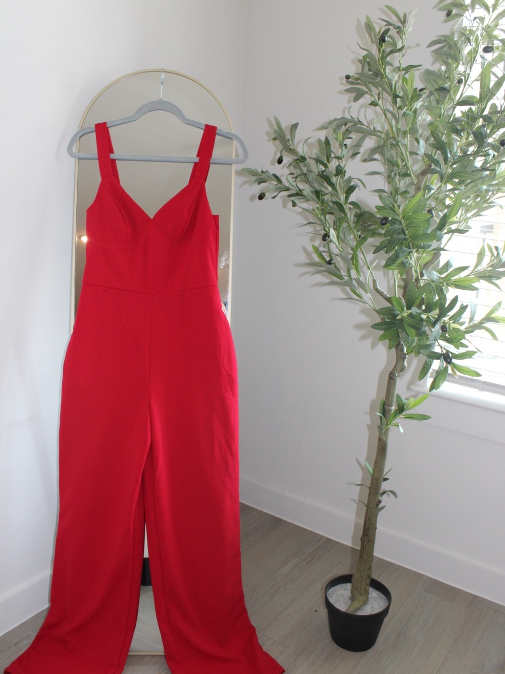 Sleeveless Red V-Neck Wide-Leg Jumpsuit
